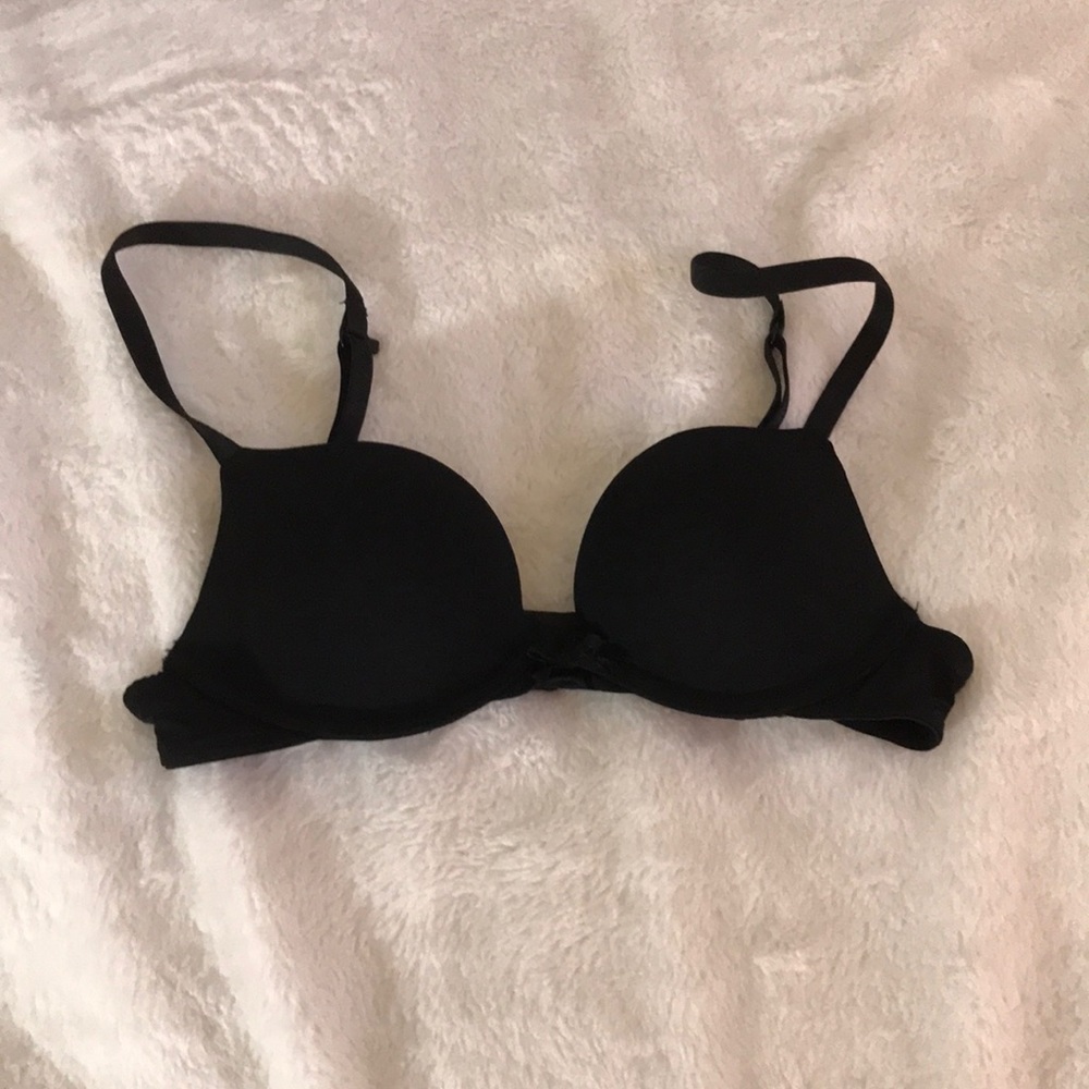 Black push-up bra
